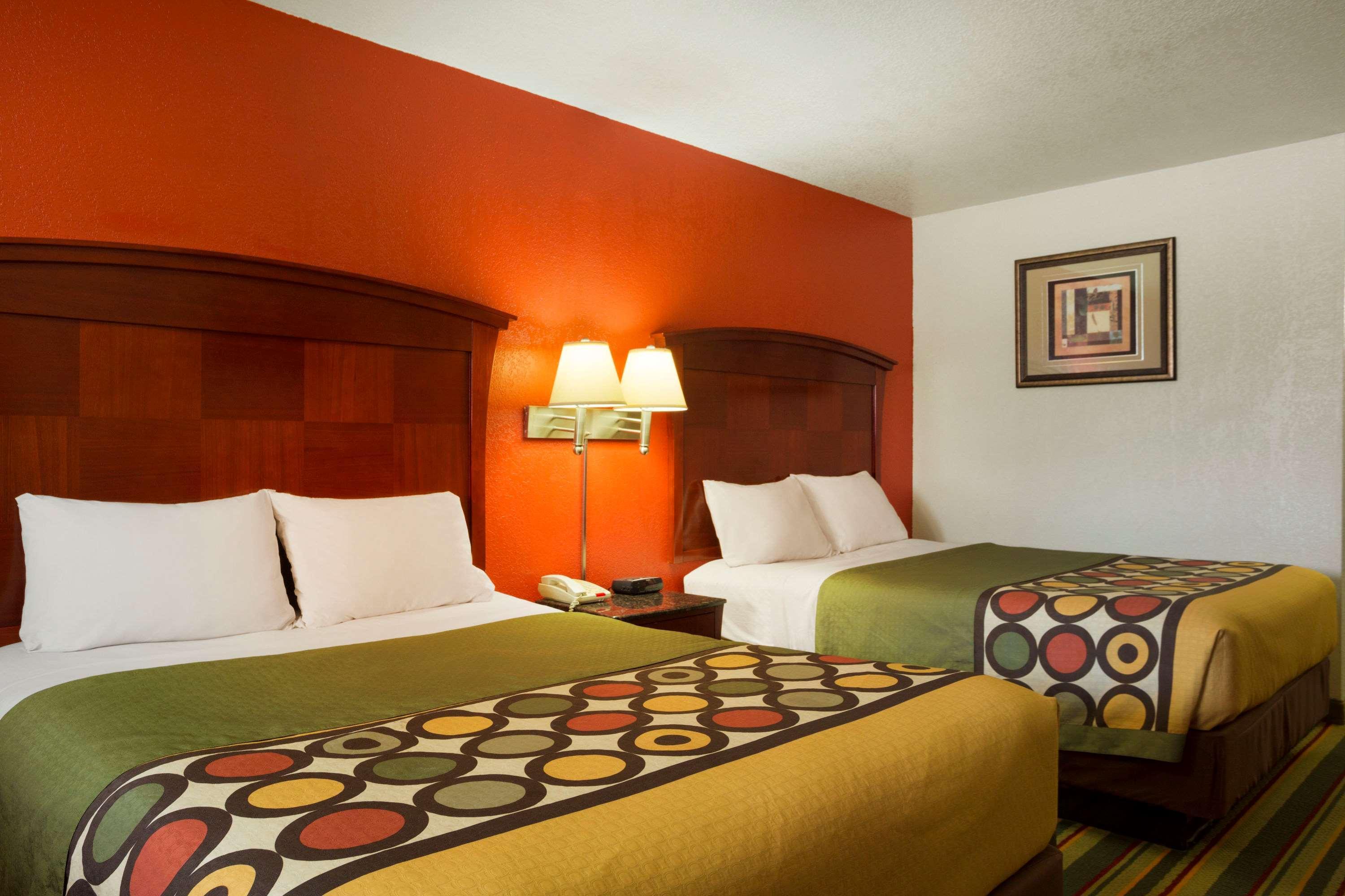 Motel Super 8 By Wyndham Pleasanton Exterior foto