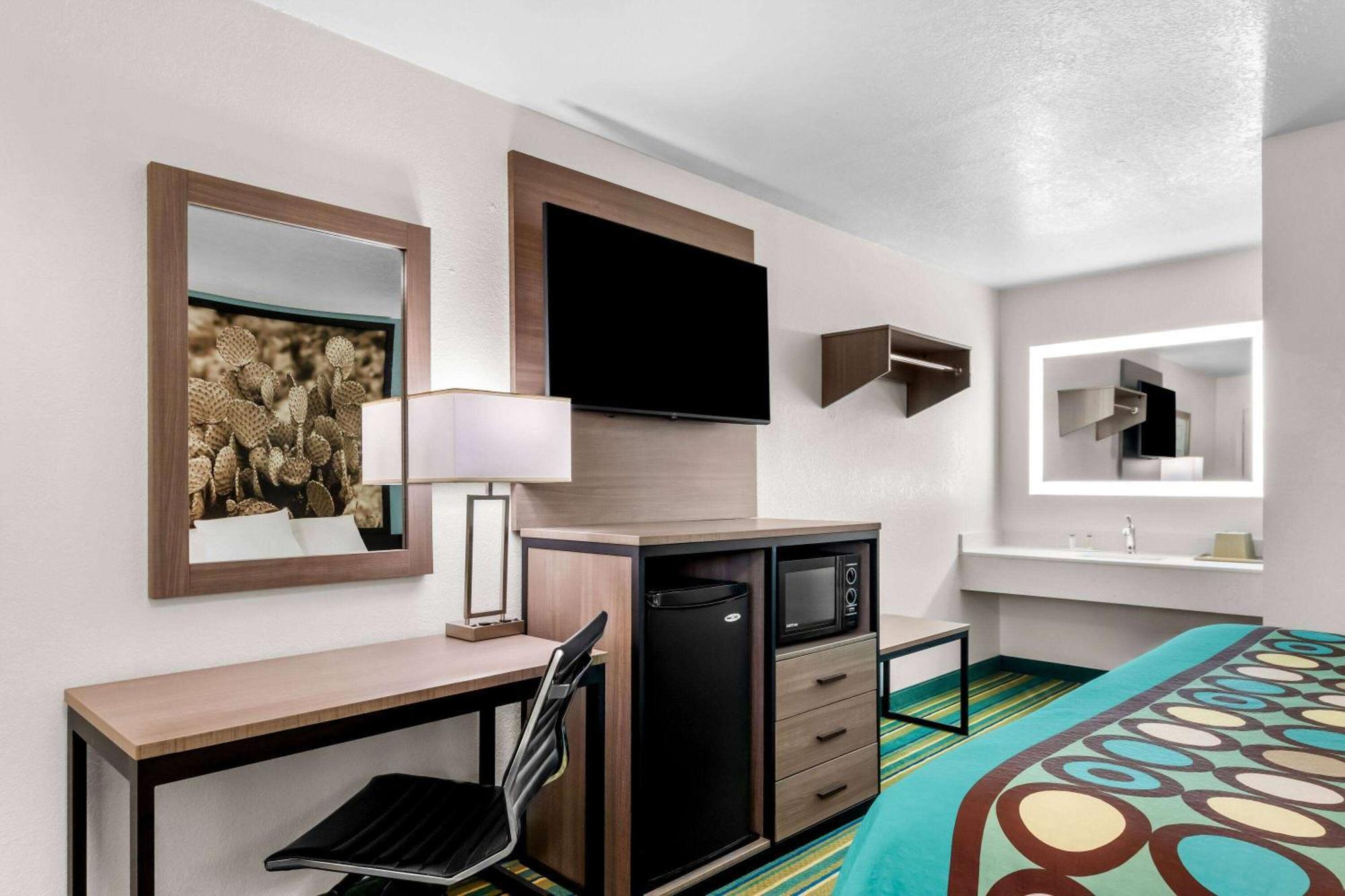 Motel Super 8 By Wyndham Pleasanton Exterior foto
